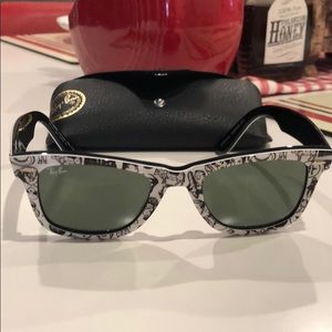 RayBan Wayfarer Sunglasses with Case